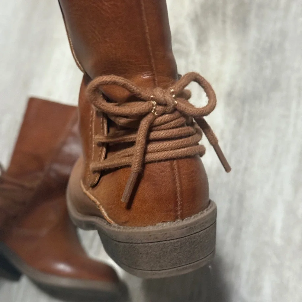 Cat‎ and Jack boots size baby 6 brown with lace up good shape